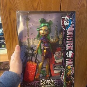 NIB Monster High Jinafire Long Doll - Green Hair & Purple Outfit